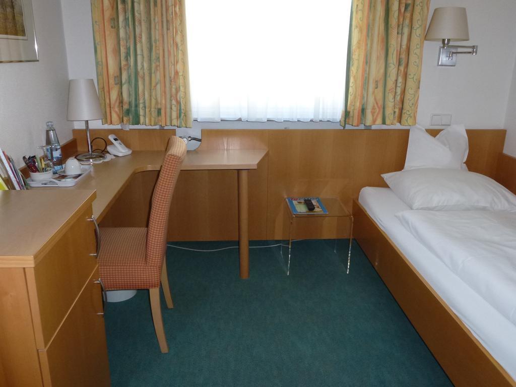 Hotel Klughardt Nuremberg Room photo